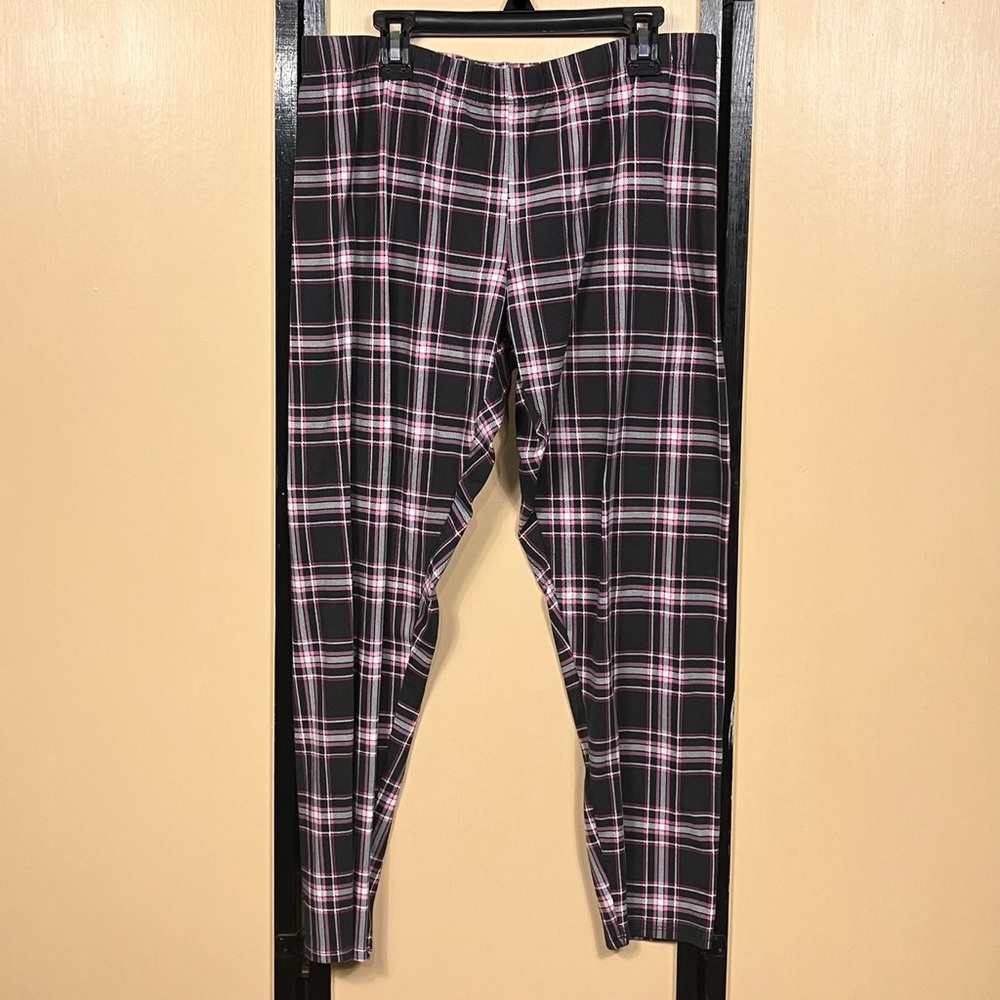 Pink & Black Plaid No Boundaries Junior's Ankle Legging